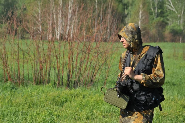 Jurga Siberia Russia Ιουνιου 2011 Πυροβολητής Δασικό Καθαρισμό — Φωτογραφία Αρχείου