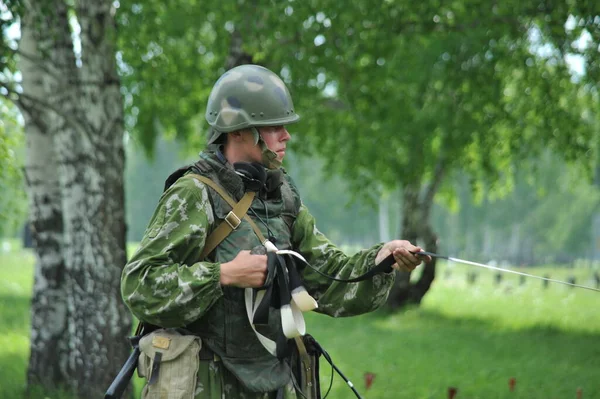 Jurga Siberia Russland Juni 2011 Ein Minenräumer Räumt Einen Sprengsatz — Stockfoto
