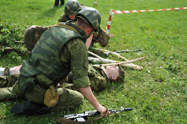 Jurga Siberia Russia June 2011 Training Soldiers Evacuate Wounded Battlefield — Stock Photo, Image