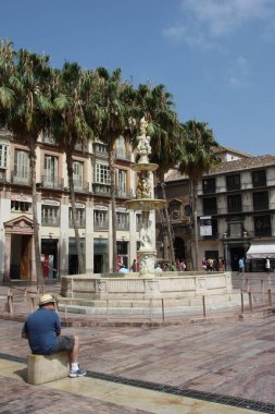  MALAGA, İspanya - 23 Temmuz 2011: İspanya 'nın sahil kenti Malaga' da Anayasa Meydanı