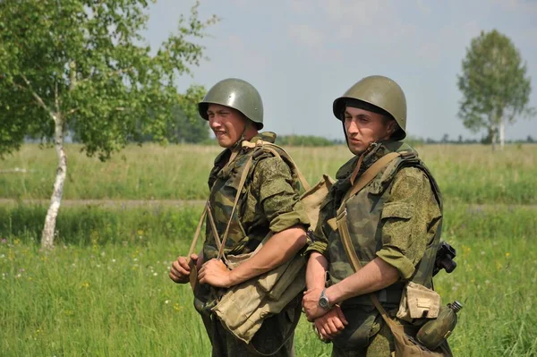 Giurga Siberia Russia Giugno 2011 Soldati Russi Sorridenti Sconosciuti Campo — Foto Stock