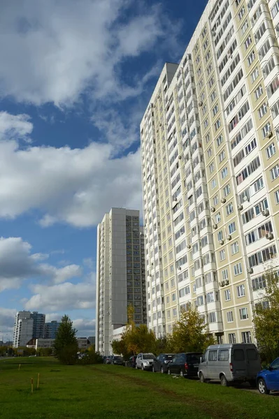 Moscú Rusia Octubre 2017 Vista Edificios Varios Pisos Calle Proizvodstvennaya — Foto de Stock