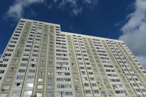 Moscú Rusia Octubre 2017 Edificio Apartamentos Calle Proizvodstvennaya Zona Solntsevo — Foto de Stock