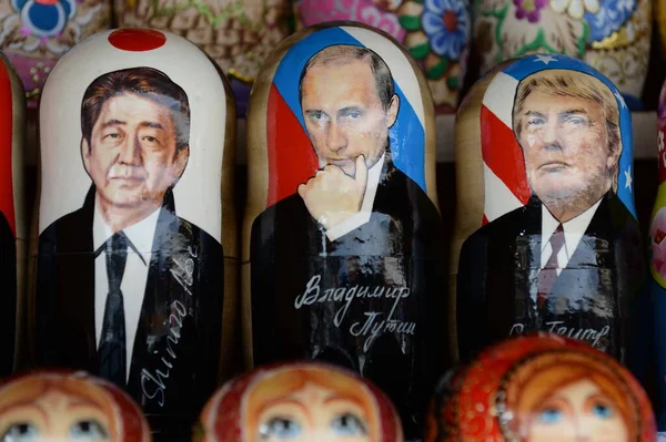 Moscow Oroszország 2019 Március Matryoshka Babák Shinzo Abe Japán Miniszterelnök — Stock Fotó