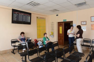  MOSCOW, RUSSIA-JULY 28 Temmuz 2012: Moskova 'daki otobüs terminalinde yolcuları bekleme odası