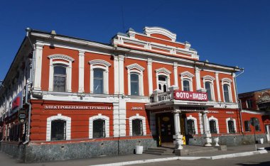 BARNAUL, RUSSIA - 3 Mayıs 2016: Barnaul kentinin eski bir kısmında tüccarların eski bir yerleşim yeri olan 