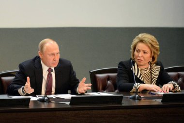 MOSCOW, RUSSIA - 28 Şubat 2019: Rusya Devlet Başkanı Vladimir Putin ve Rusya Federasyonu Federal Meclisi Başkanı Valentina Matvienko.