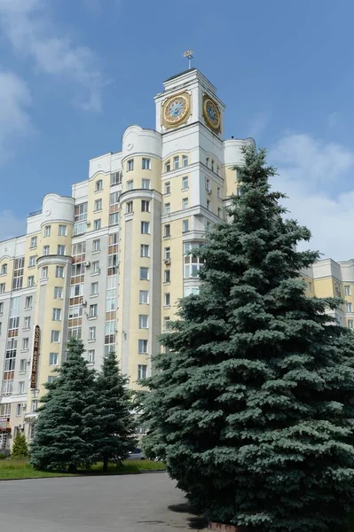 Bryansk Rusia Junio 2012 Casa Con Reloj Centro Bryansk —  Fotos de Stock