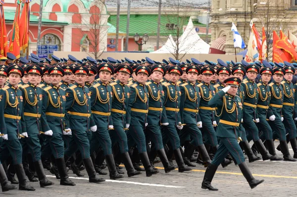 2021年5月9日 俄罗斯莫斯科 俄罗斯联邦武装部队联合军备学院军官在纪念胜利日红场阅兵式期间 — 图库照片