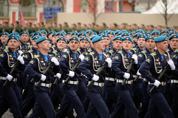 Moscow Russia May 2021 空军学院学员 Zhukovsky和Yu教授的名字命名 加加林在红场庆祝胜利日游行期间 — 图库照片