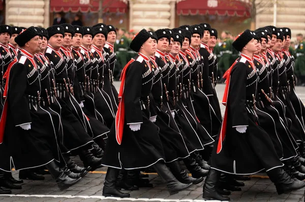 2021年5月9日 莫斯科 库班哥萨克军的哥萨克人在莫斯科红场举行庆祝胜利日的阅兵式 — 图库照片