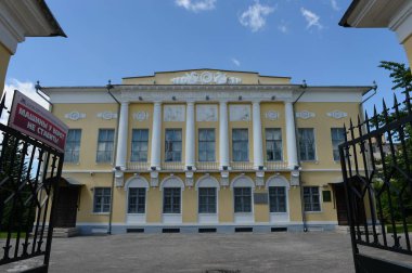  KALUGA, RUSSIA - 17 Haziran 2012: Kaluga Güzel Sanatlar Müzesi. Bilibins 'in eski mülkü..