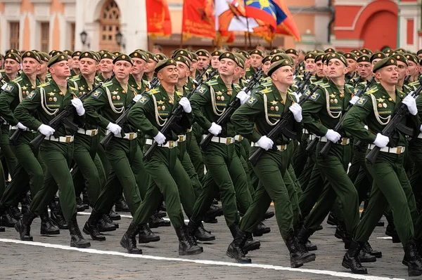 Moscow Russia May 2021年5月9日 在莫斯科红场庆祝胜利日的阅兵式上 Mozhaisky的名字命名的军事空间学院学员 — 图库照片