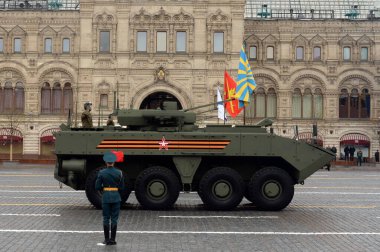 MOSCOW, RUSSIA-MAYIS 9, 2021: Rus zırhlı personel gemisi 