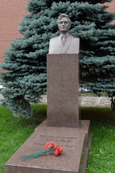 Moscow Russia August 2021 Tombstone Monument Soviet Statesman Party Leader — Stock Photo, Image