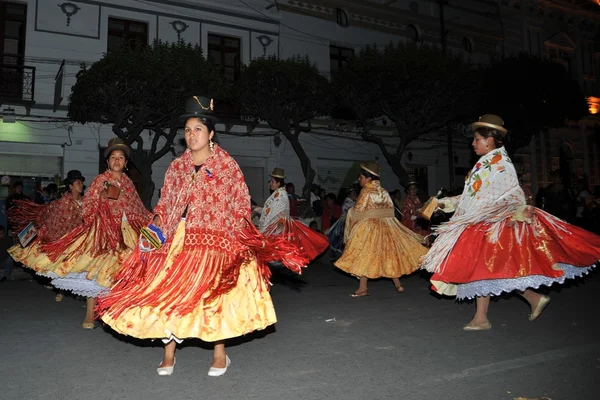 Los habitantes de la ciudad durante el carnaval en honor a la virgen de Guadalupe . — Foto de Stock