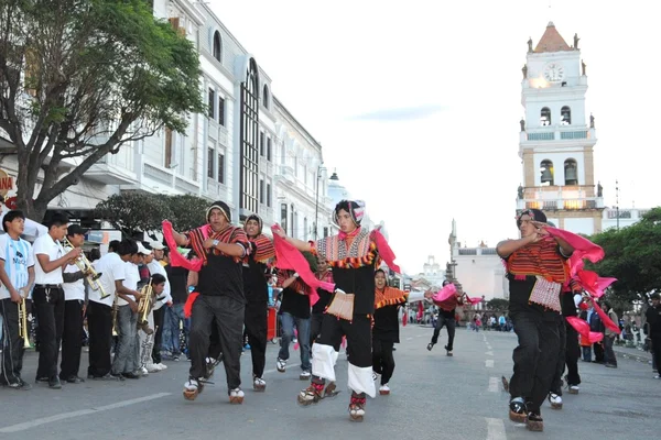 Los habitantes de la ciudad durante el carnaval en honor a la virgen de Guadalupe . — Foto de Stock