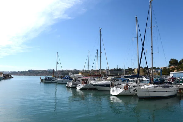 Degli yacht nel porto Orihuela Costa — Foto Stock