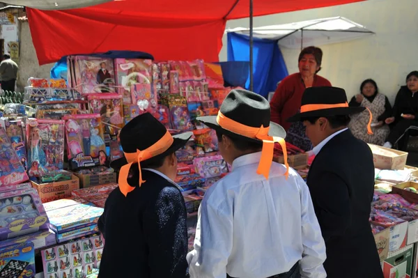 Niños no identificados en la calle de Potosí . —  Fotos de Stock