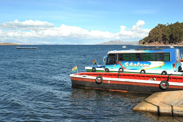 Servicio de ferries en el lago Titicaca —  Fotos de Stock