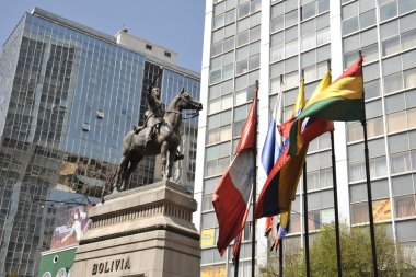 La Paz. Simon Bolivar anıt.