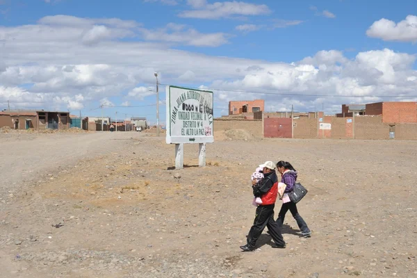 De mensen op de straten van la paz stad — Stockfoto