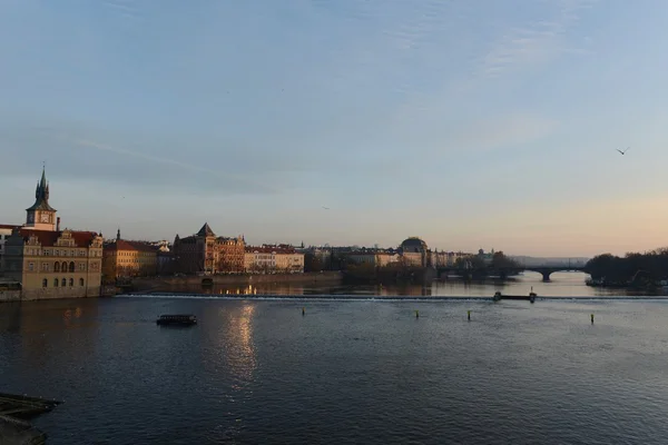 Praga. Vltava rzeka — Zdjęcie stockowe