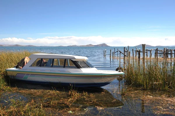 Горное озеро Титикака . — стоковое фото