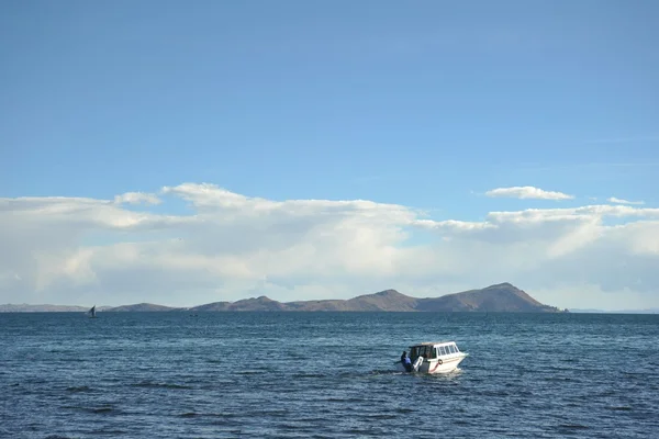 Mountain lake Titicaca. — Stock Photo, Image