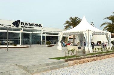 Punta prima popüler tatil beldesi Torrevieja, en güneydeki bir parçasıdır