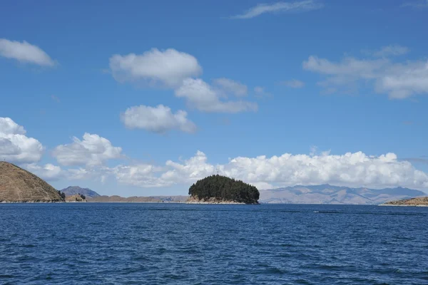 Mountain lake Titicaca. — Stockfoto