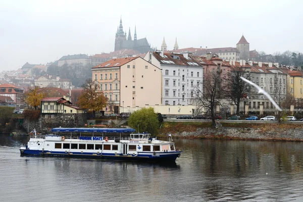 Praga. Vltava rzeka — Zdjęcie stockowe