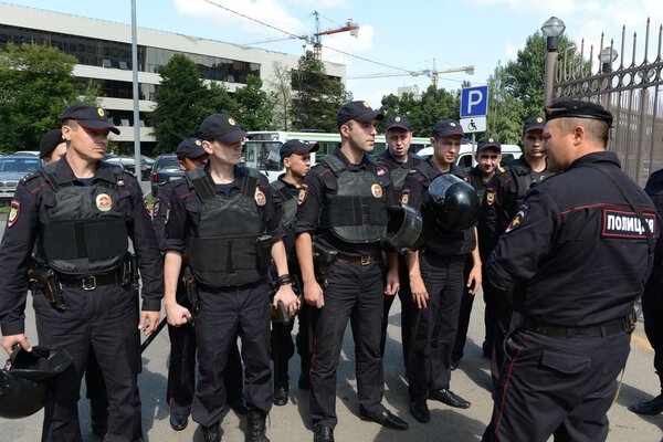 Instructing police officers.