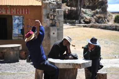 Yerliler ada güneş.