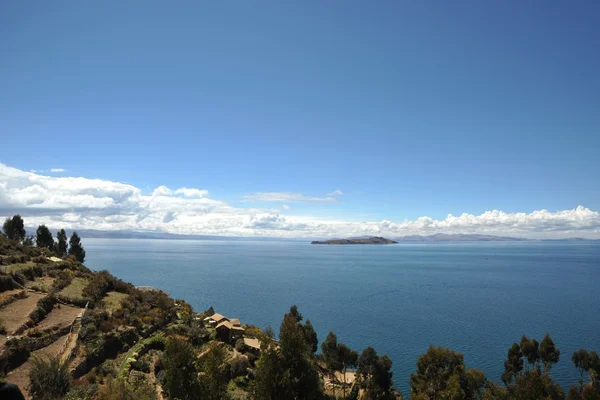 Sun Island está localizado no lago Titicaca . — Fotografia de Stock