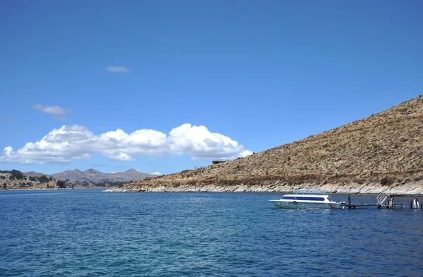 Sun island se nachází na jezeře Titicaca. — Stock fotografie