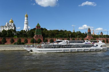 Kremlin'e ve Moskova Nehri.