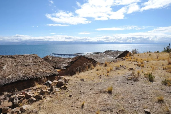 L'île de la lune est située sur le lac Titicaca — Photo