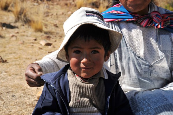 Unknown children on the island of the Moon