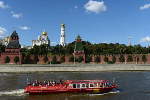 Rio Kremlin e Moskva — Fotografia de Stock