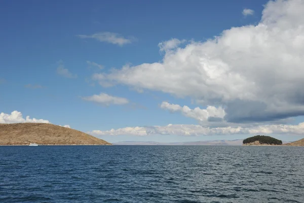 Lago de montaña Titicaca . —  Fotos de Stock