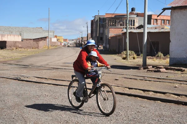 Onbekende Boliviaanse vrouw uit Tiahuanaco — Stockfoto