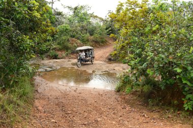 Guayabero nehri civarında turist.
