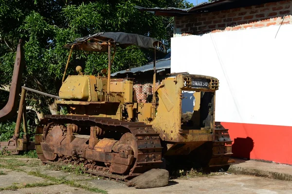 Oude bulldozer — Stockfoto