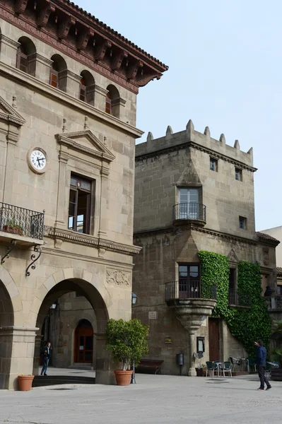 Spanish village - architectural Museum under the open sky, which shows arhitektura crafts Spain. — Stock Photo, Image