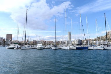 bağlantı noktası ile yatlar.