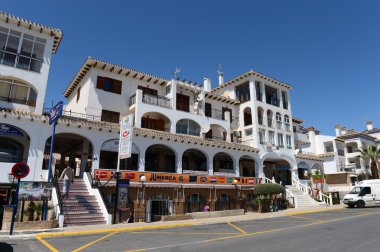 orihuela costa içinde konut kompleksi