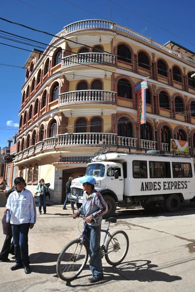 Městečko Copacabana na jezeře Titicaca. — Stock fotografie