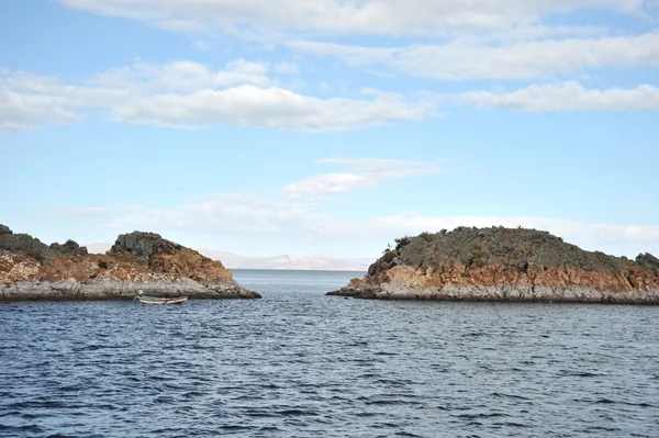 Mountain lake Titicaca — Stockfoto