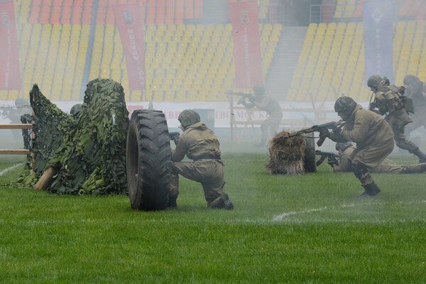 Special forces demonstrate training.